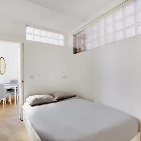 Flex Living - Whole House - Claude Bernard Apartment *